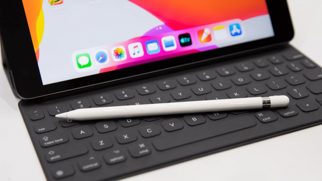 Smart Keyboard and Apple Pencil.
